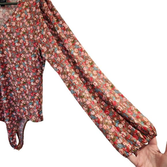 Daytrip‎ Floral Bodysuit  Size L  Pink Snap - Picture 5 of 15